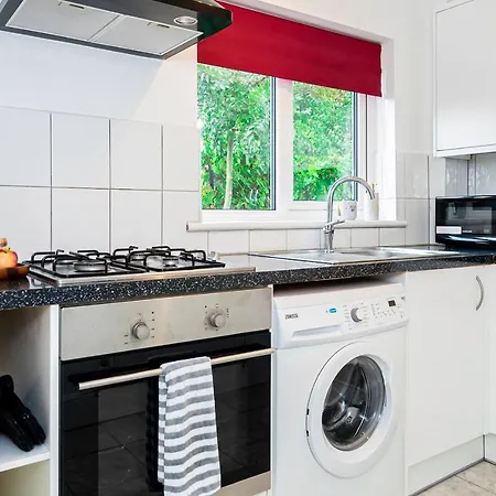 Charming 2-Bedroom Flat With A Garden And Free Parking At Abingdon Oxford Exterior photo