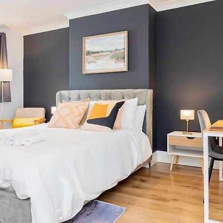 Charming 2-Bedroom Flat With A Garden And Free Parking At Abingdon Oxford Exterior photo
