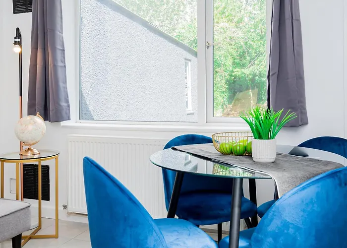 Charming 2-Bedroom Flat With A Garden And Free Parking At Abingdon