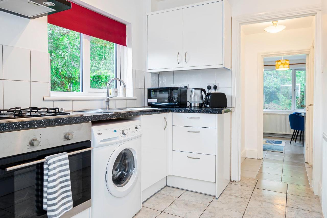 Charming 2-bedroom Flat With A Garden And Free Parking At Abingdon Appartement