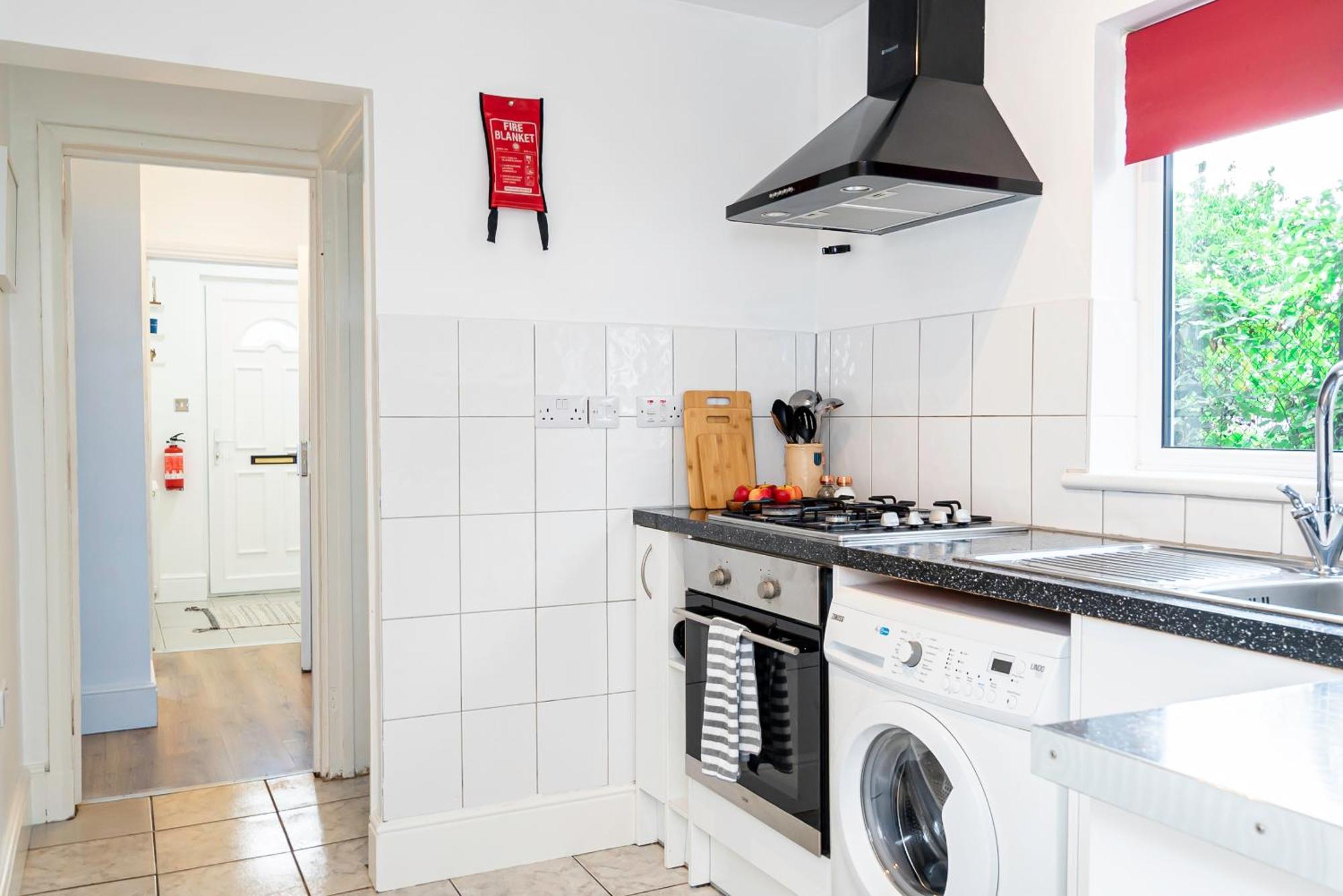 Charming 2-bedroom Flat With A Garden And Free Parking At Abingdon Appartement