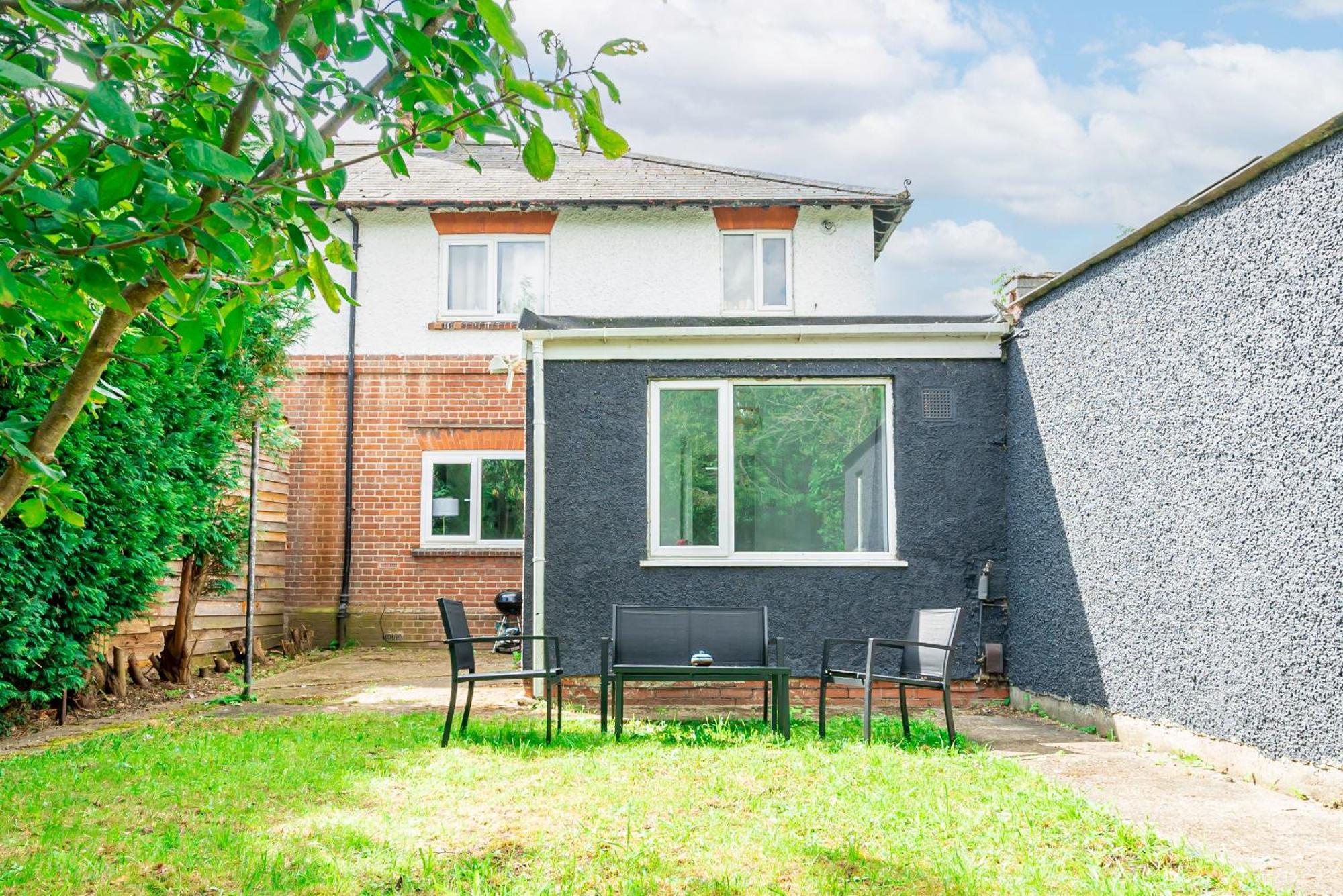 Charming 2-bedroom Flat With A Garden And Free Parking At Abingdon